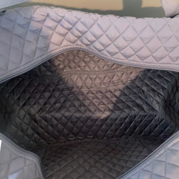 ‼️FIRM‼️ NWT Vera Bradley large travel duffel carbon grey - Picture 4 of 12